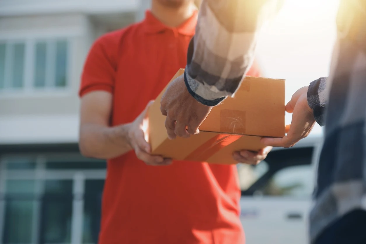 E-commerce market share highest since shops reopened after Covid, says Parcelhero