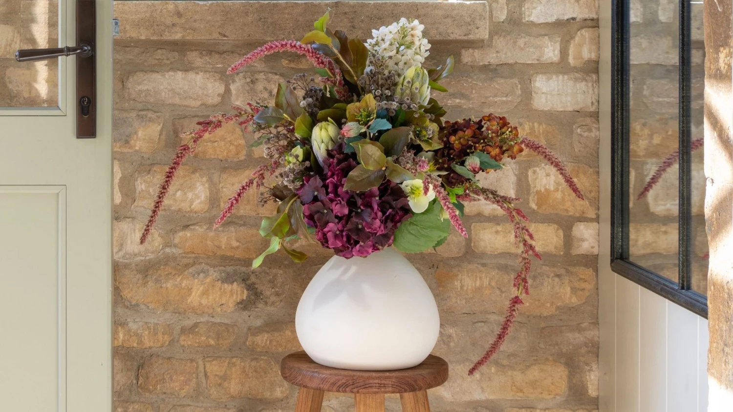 Autumn in Bloom: New Faux Florals Bring Seasonal Warmth into the Home