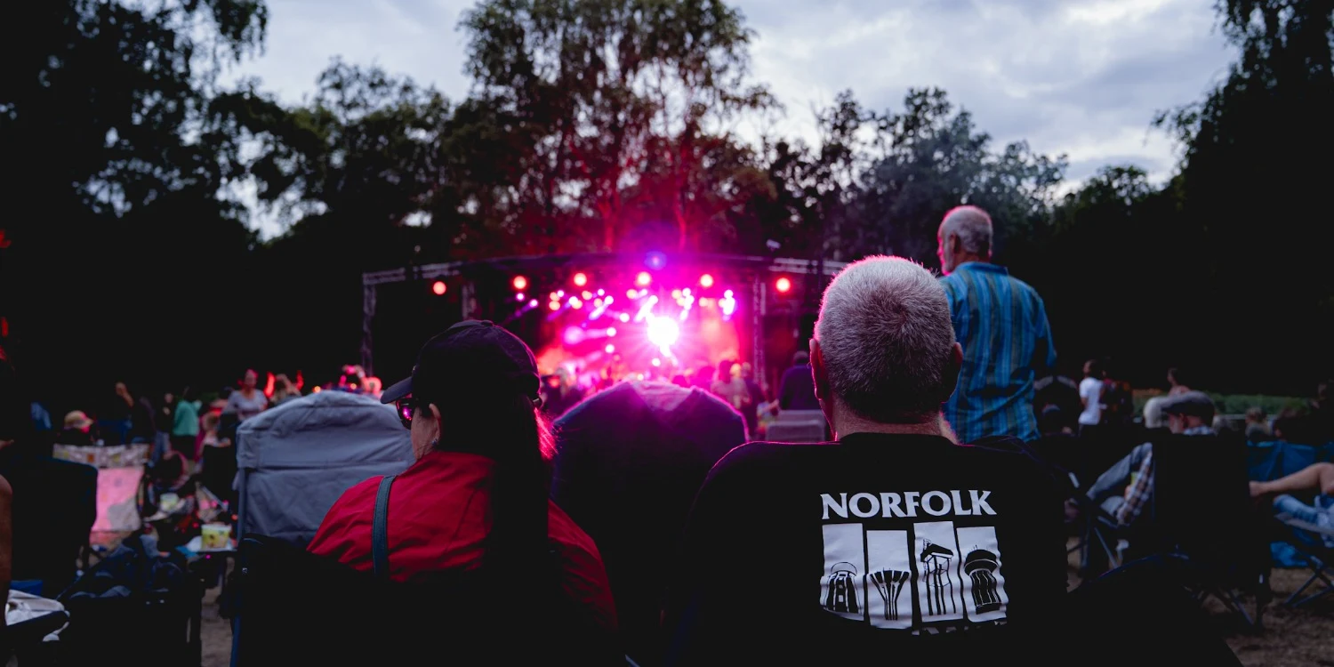 Folk in a Field Supports Aspiring Event Technicians